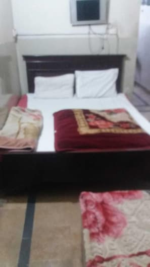 Habitación doble | Escritorio, espacio para trabajar con laptop y wifi gratis