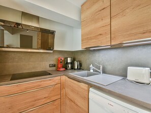Fridge, microwave, dishwasher