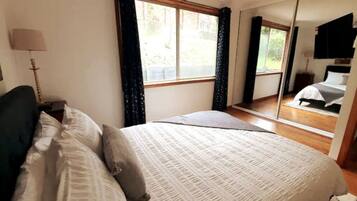 3 habitaciones, tabla de planchar con plancha, wifi y ropa de cama