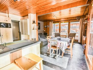 Interior - Renovated 2-BR Apt in Les Gets Center, Sleeps 6, Balcony, Parking (Les Gets)