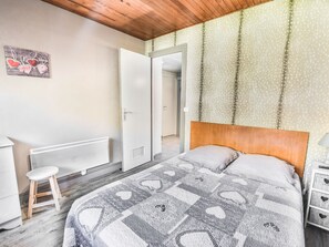 2 bedrooms