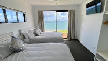 2 bedrooms, in-room safe, iron/ironing board, free WiFi