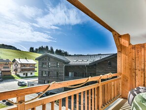 Property grounds - Cozy Studio in Les Gets Center, Near Shops and Ski Lifts, Sleeps 4 (Les Gets)