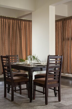 Family dining - Catalyst Suites (Bengaluru)