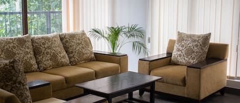 32-Zoll-LED-Fernseher mit Kabelempfang, Fernseher