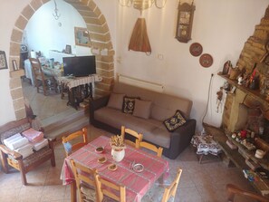 Villa | Área de sala de estar | Televisión 