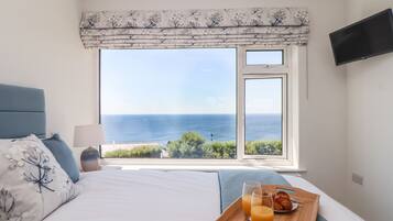 3 bedrooms, individually decorated, individually furnished, free WiFi