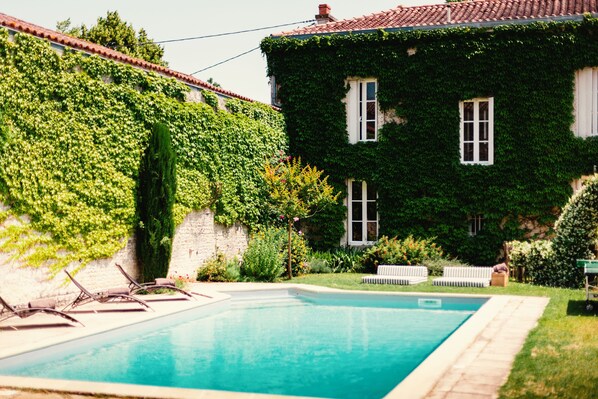 Outdoor pool - Magnifique Gite en Pleine Nature (Vouhé)