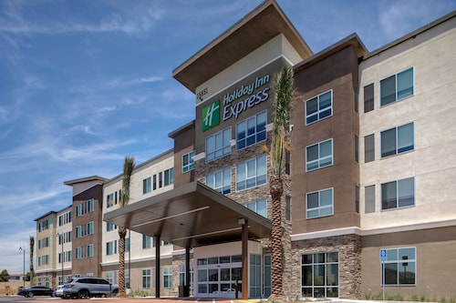 Holiday Inn Express & Suites Ontario - Chino Hills by IHG