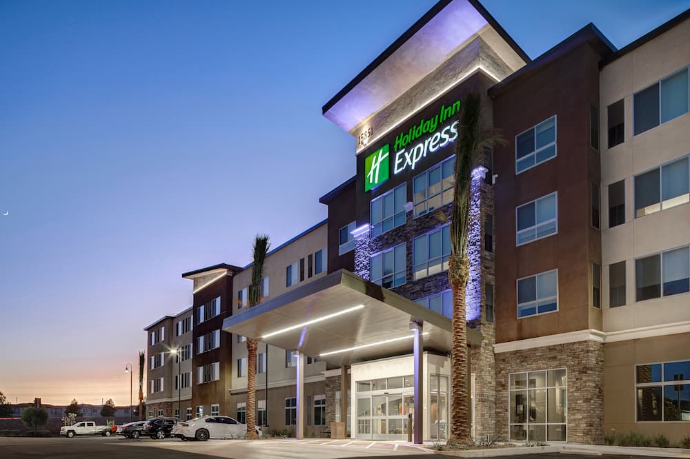 Holiday Inn Express & Suites Ontario - Chino Hills by IHG