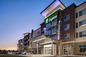 Exterior - Holiday Inn Express & Suites Ontario - Chino Hills by IHG (Chino Hills)