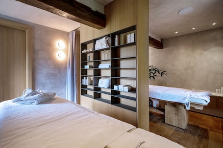 Salas de tratamiento para parejas, un sauna, baño turco