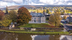 Front of property - Château de Wallerand (Vireux-Wallerand)