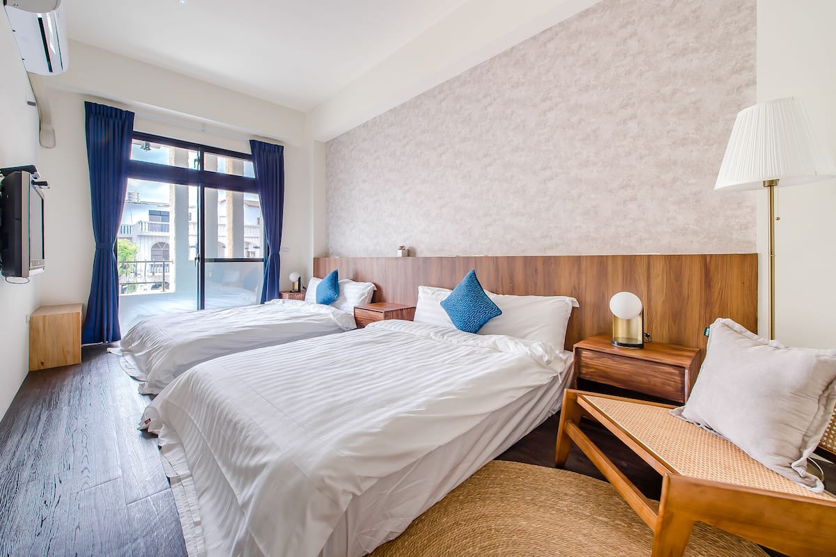 Superior Plus Twin Room with Balcony | Desk, free WiFi, bed sheets