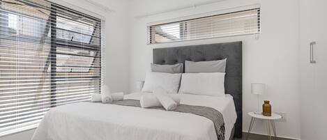 Apartment (3 Bedrooms) | Front of property