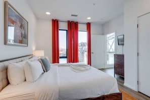 3 habitaciones, tabla de planchar con plancha y cuna de viaje