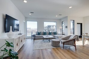 Smart TV, offices