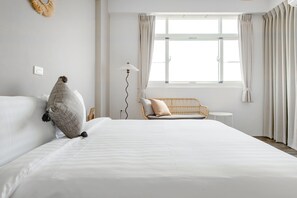 Free WiFi, bed sheets