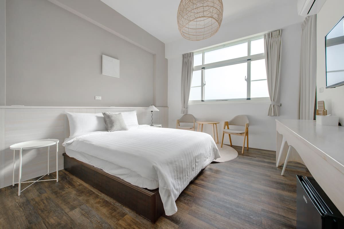 Deluxe Double Room | Free WiFi, bed sheets