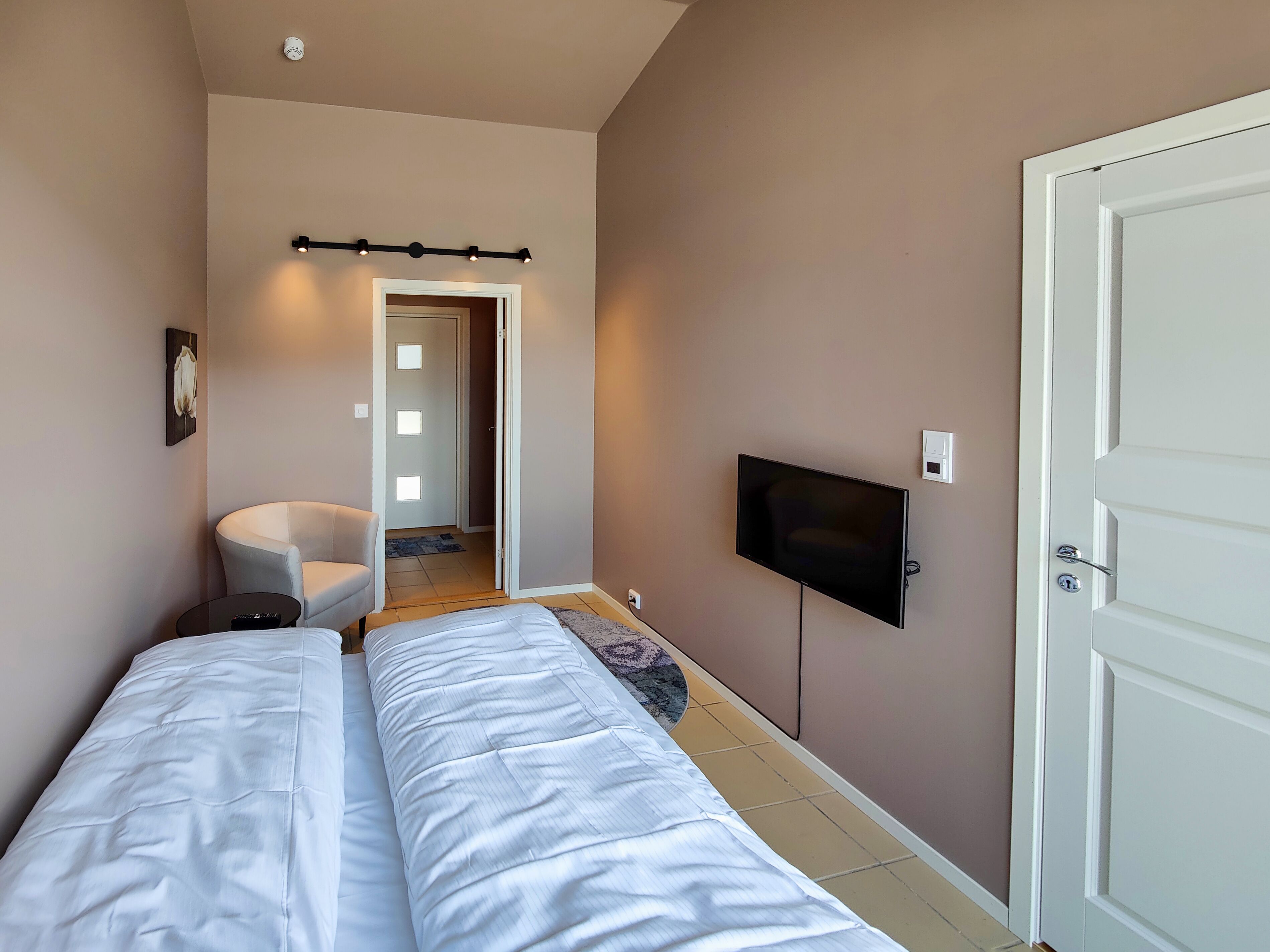 Double Room | Desk, laptop workspace, free WiFi, bed sheets