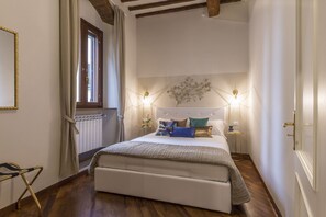 Deluxe Apartment | Premium bedding, down comforters, individually decorated - Casa Dora by Mmega (Florence)
