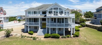 Bees Knees 7 bedroom at Currituck Club