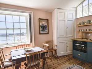 Fridge, dishwasher, electric kettle, toaster - Bell Cliff House (Lyme Regis)