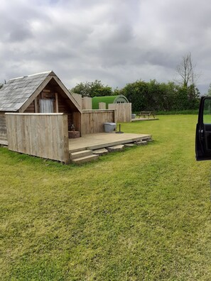 Cabin | Property grounds - Glamping at the Retreat Wiltshire is Rural Bliss (Chippenham)