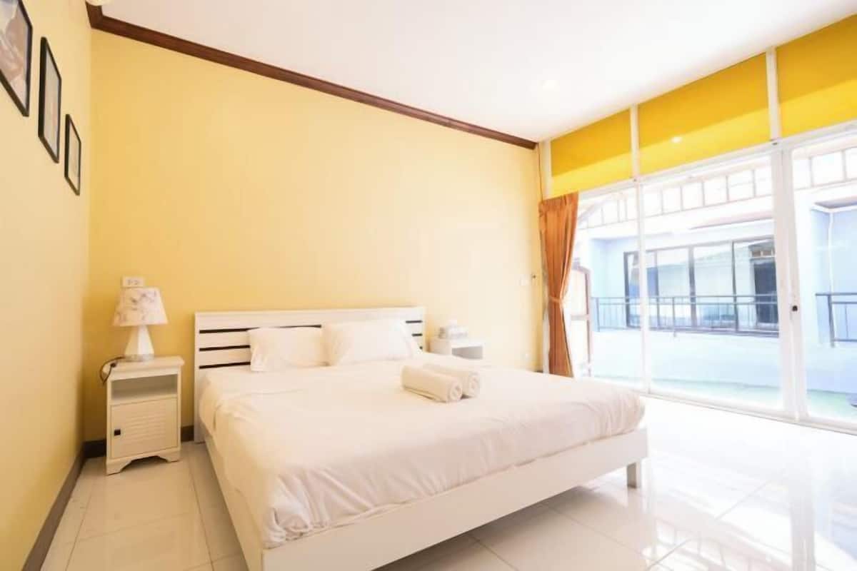 1 bedroom, individually furnished, desk, free WiFi