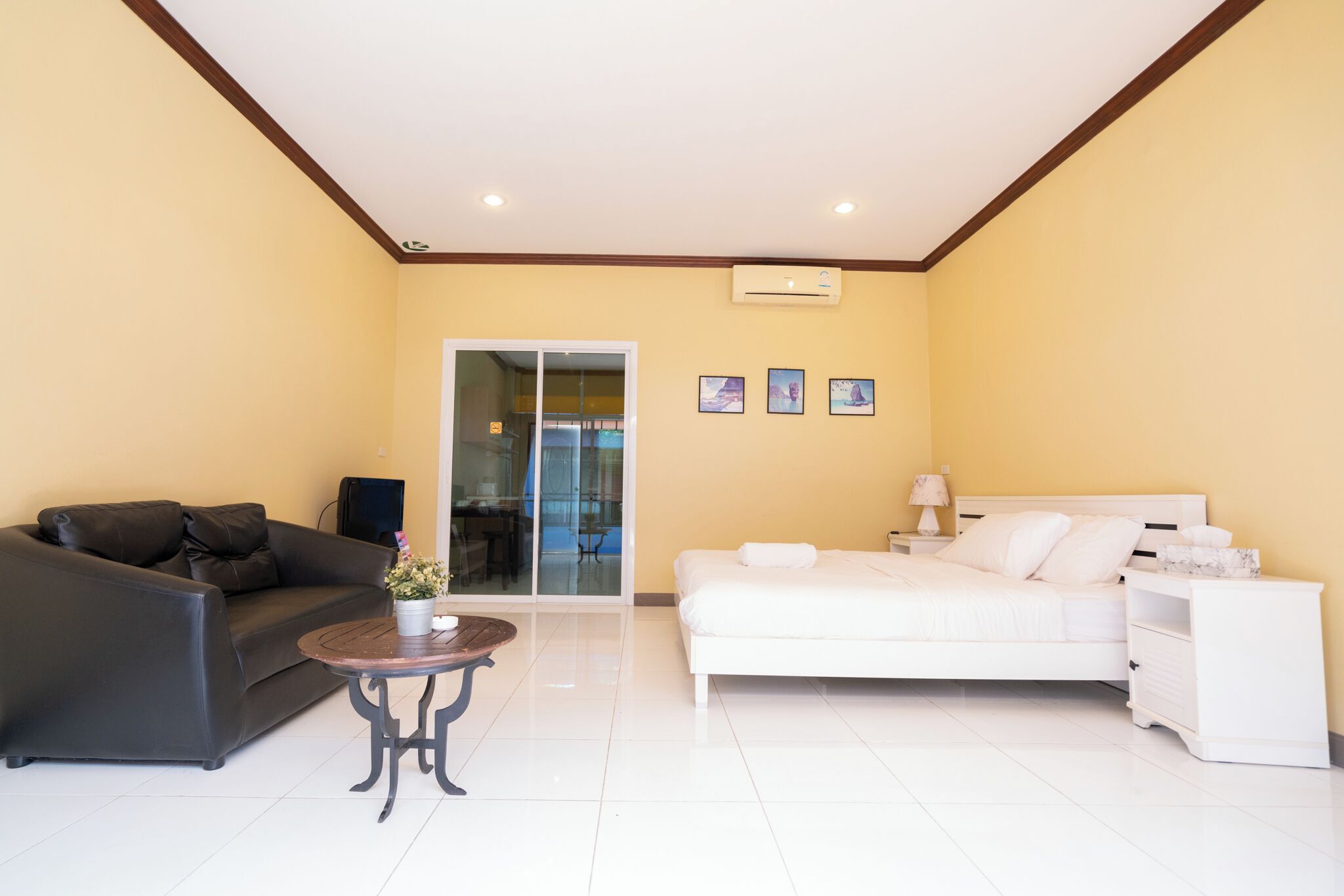 Superior tweepersoonskamer | Individueel gemeubileerd, een bureau, gratis wifi, beddengoed