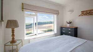4 bedrooms, iron/ironing board, travel cot, free WiFi
