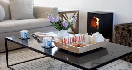 Ridgeway Farmhouse at Ragley Estate, Alcester - sleeps 8 guests  in 4 bedrooms