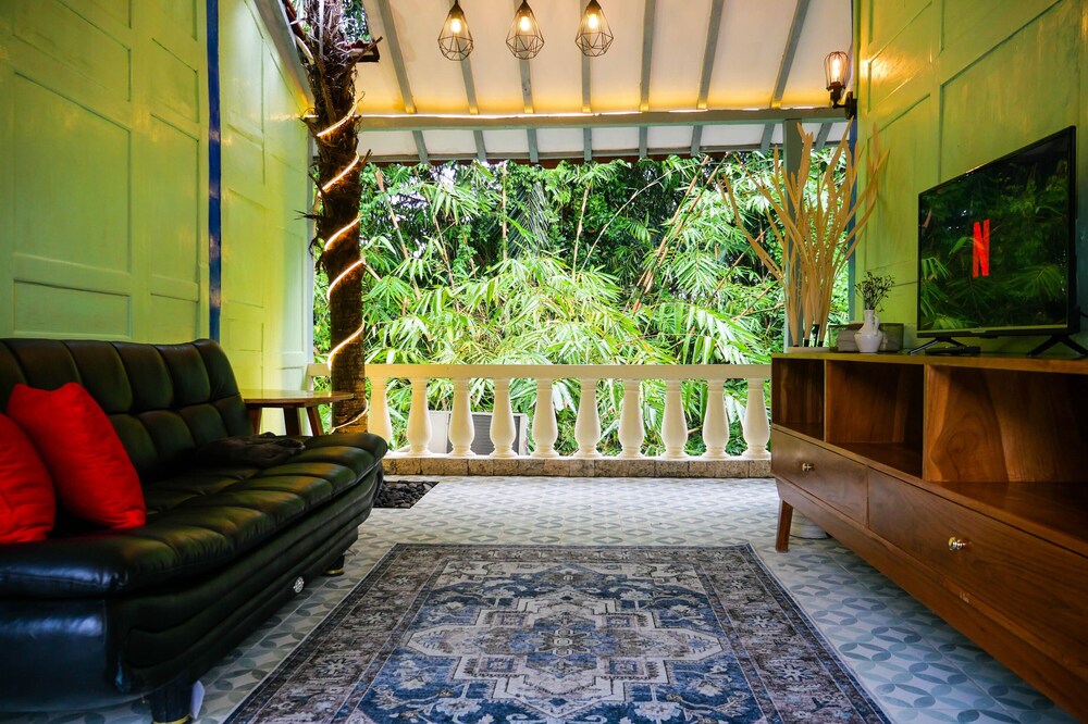 Java House by Kamar Tamu