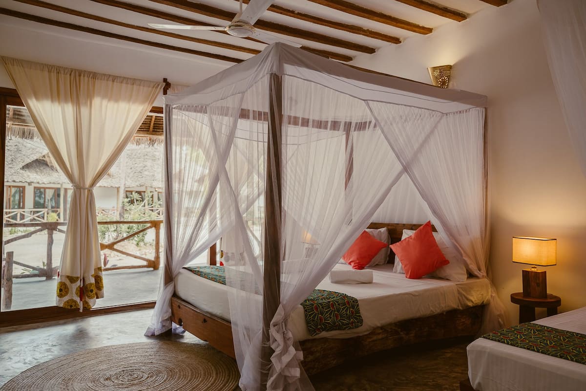 Habitación doble estándar | Cuna de viaje, wifi gratis y ropa de cama