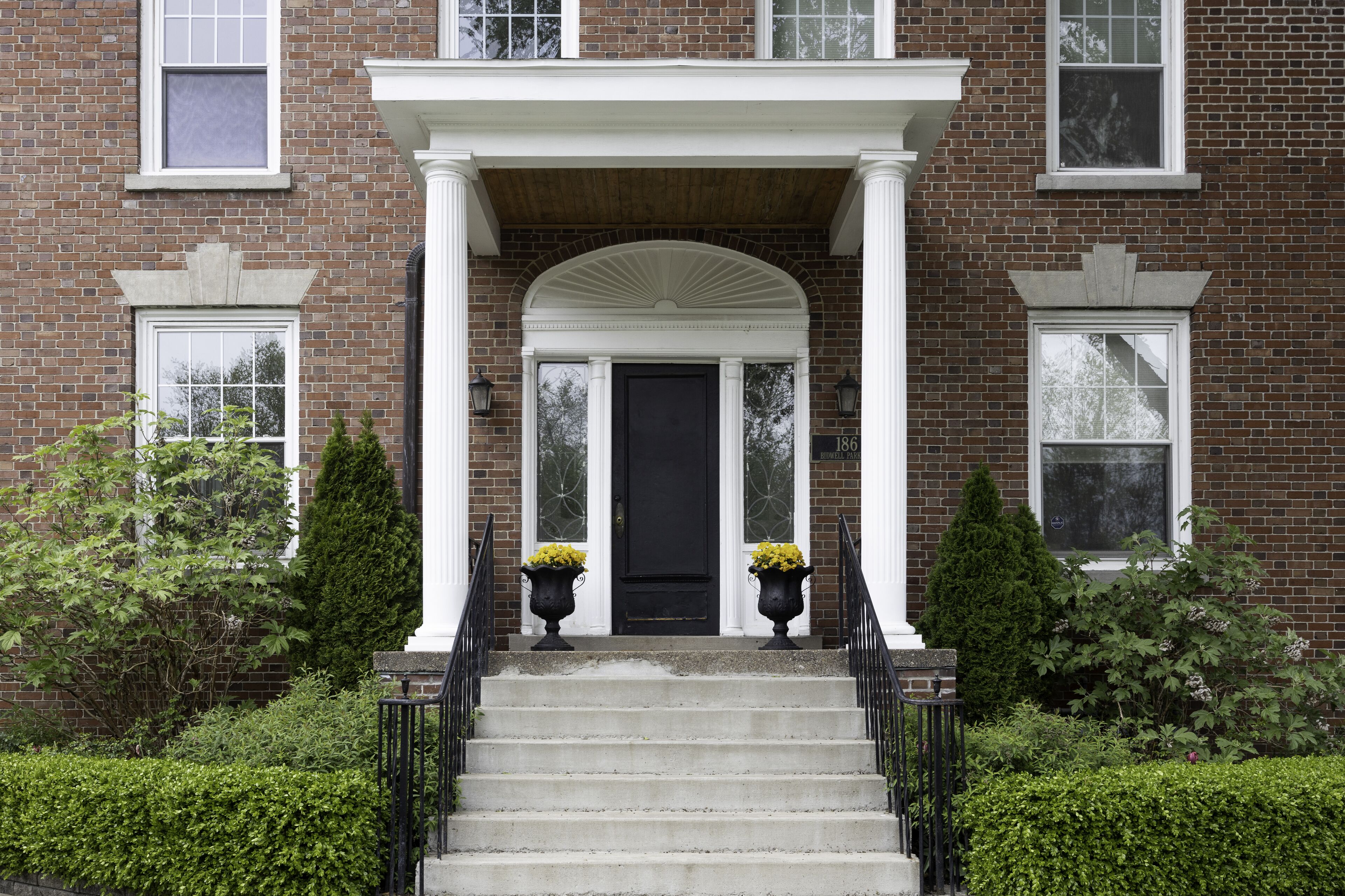⭐ Two Townhouses ⭐ Styled ⭐ Park Setting