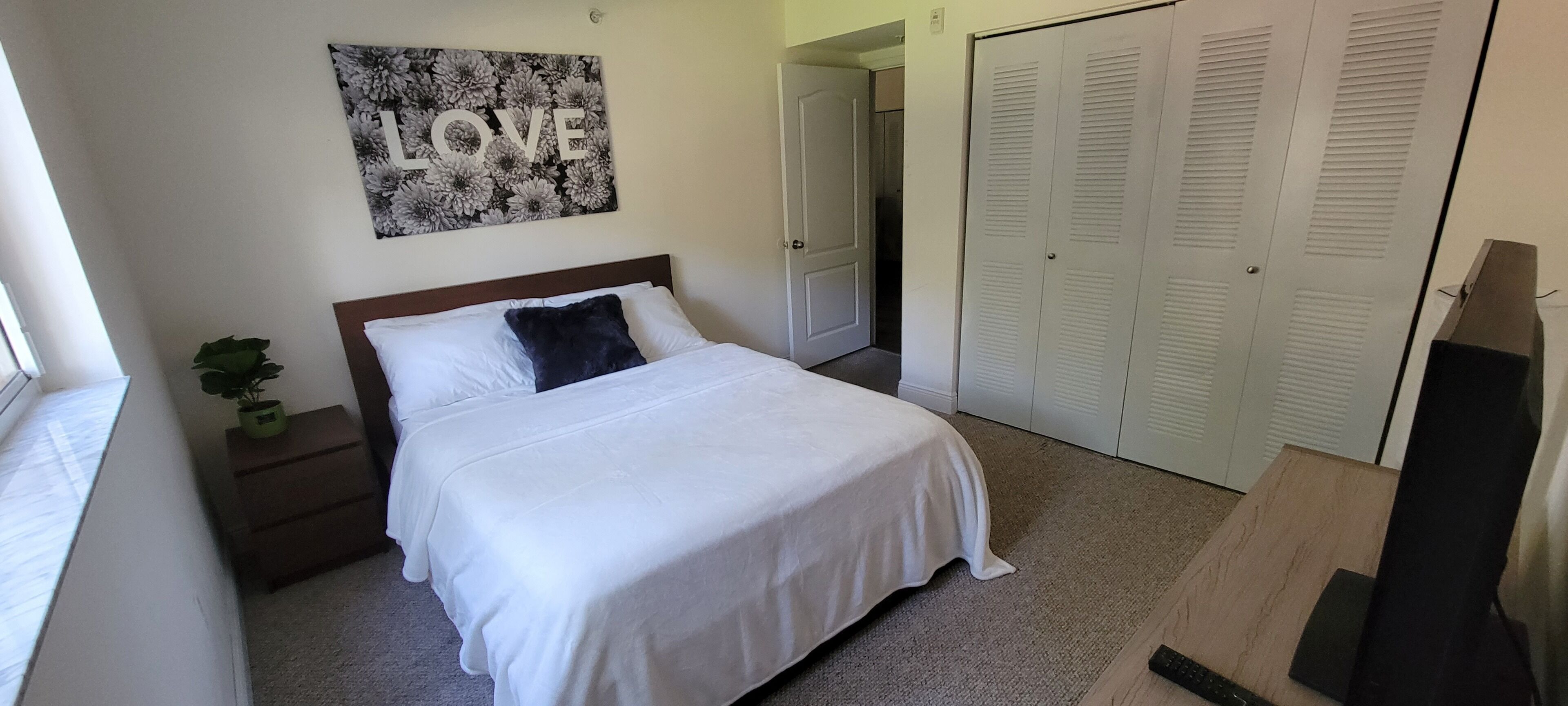 Miami Lakes Bed & Breakfast cozy with all you need to stay