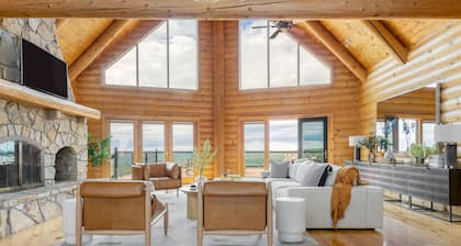 Chester by AvantStay | Amazing Views, Secluded Home, A True City Escape!