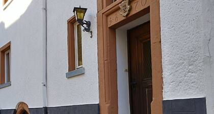 Lovingly renovated vacation home in the heart of Lösnich