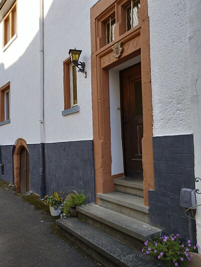 Lovingly renovated vacation home in the heart of Lösnich