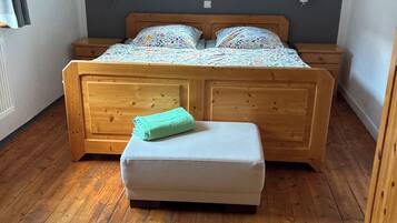 4 Schlafzimmer, kostenloses WLAN, Bettwäsche