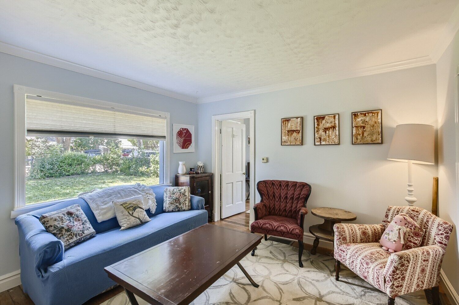 Cozy 2-bedroom home near main street - Pet Friendly