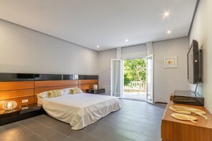 4 bedrooms, iron/ironing board, free WiFi, bed sheets - Villa 'Miani' with Pool & Wi-Fi (DENIA)