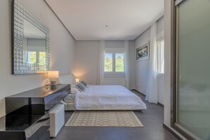 4 bedrooms, iron/ironing board, free WiFi, bed sheets - Villa 'Miani' with Pool & Wi-Fi (DENIA)