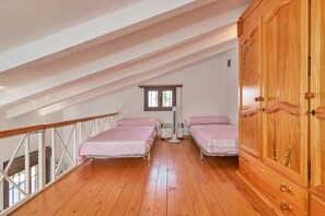 1 chambre, fer et planche à repasser, Wi-Fi gratuit, draps fournis