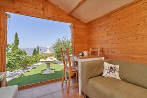 TV - Holiday Home 'La Casita De Mama' with Sea Views, Wi-Fi and Air Conditioning (Velez-Malaga)
