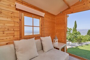 TV - Holiday Home 'La Casita De Mama' with Sea Views, Wi-Fi and Air Conditioning (Velez-Malaga)