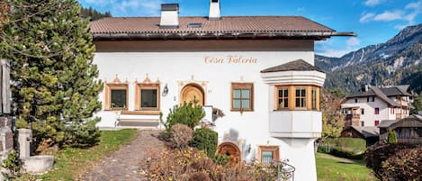 تفاصيل الفندق من الخارج