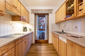 Kühlschrank, Herdplatte, Geschirrspüler