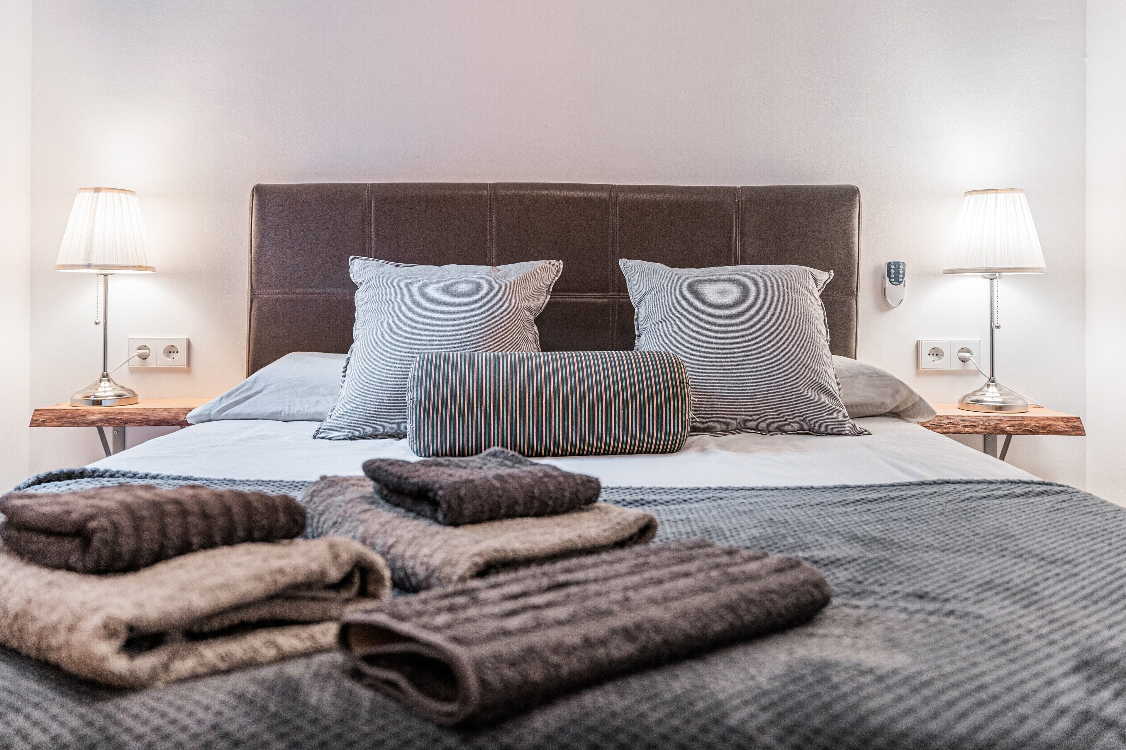 1 dormitorio, tabla de planchar con plancha, wifi gratis y ropa de cama