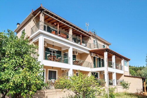 Studio Apartment Daratos studio 2 with Sea View, Shared Garden & Wi-Fi